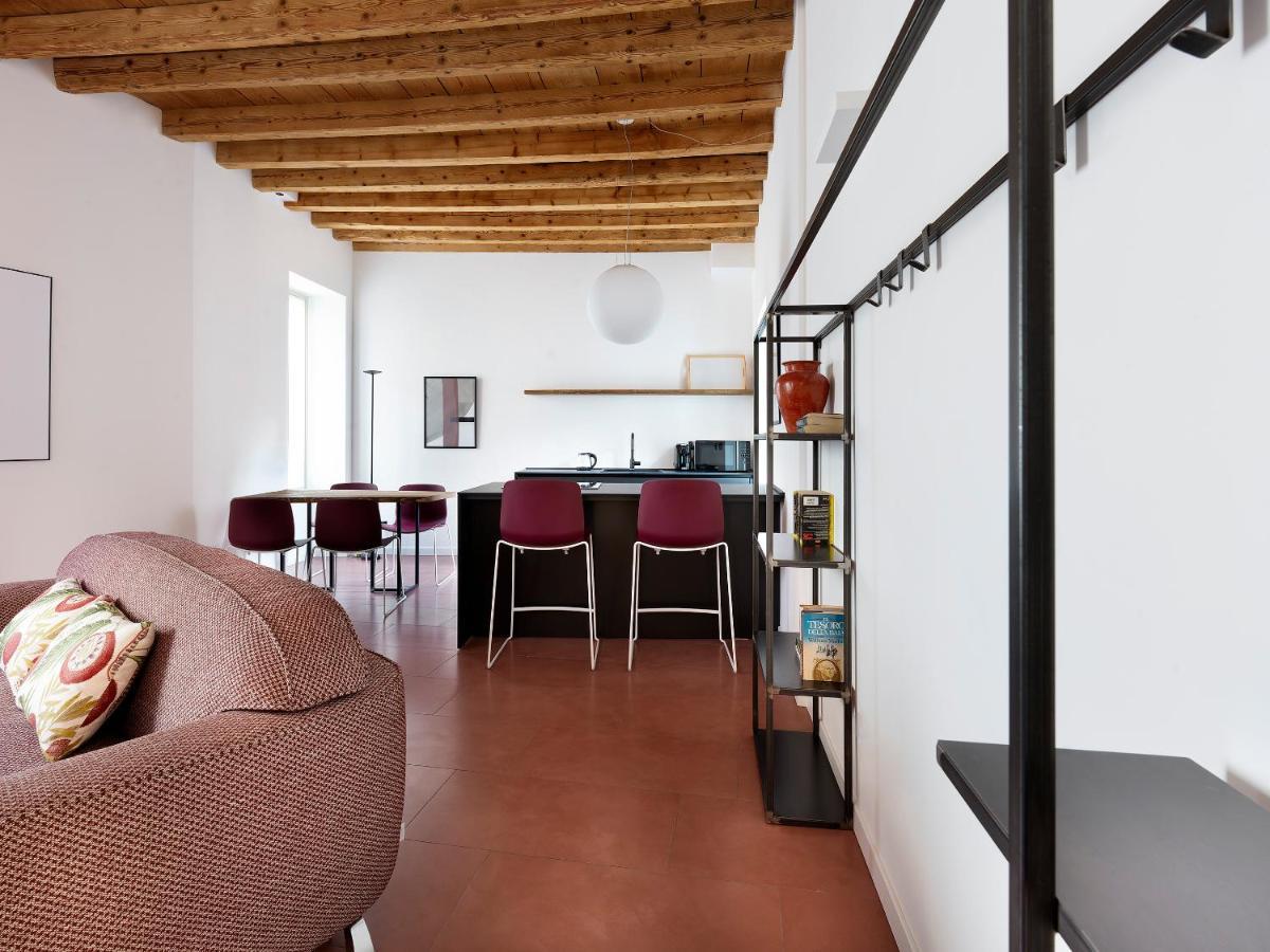 Sg9 City Apartments Брешия Экстерьер фото